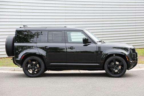 Santorini Black 2026 Land Rover Defender P400 X-Dynamic SE