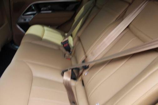 2025 Land Rover Range Rover P550e SE