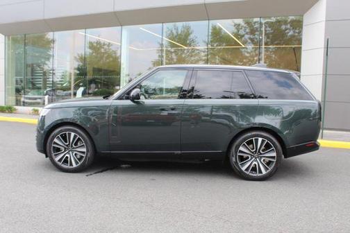 2025 Land Rover Range Rover P550e SE