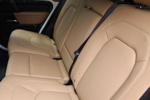 2025 Land Rover Defender P500 X-Dynamic SE