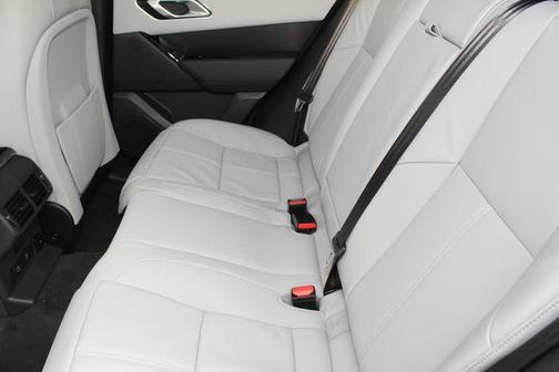 2026 Land Rover Range Rover Velar P250 Dynamic SE