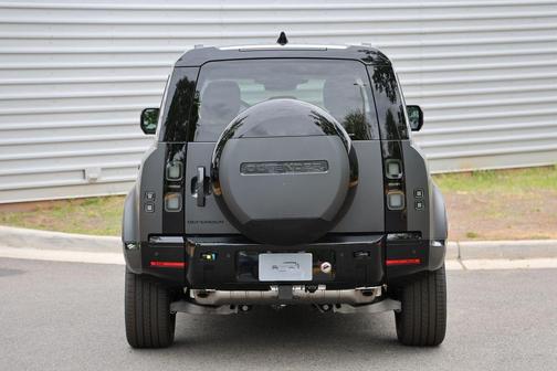 Carpathian Grey 2026 Land Rover Defender 110 P400 X-Dynamic SE
