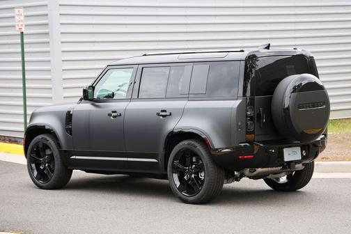 Carpathian Grey 2026 Land Rover Defender 110 P400 X-Dynamic SE