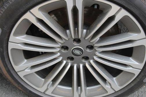 2025 Land Rover Range Rover P530 SE