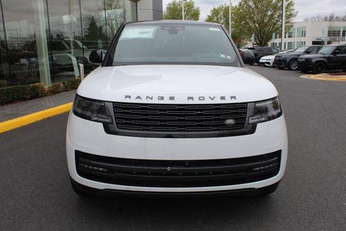 2025 Land Rover Range Rover P530 SE
