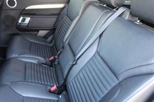 2025 Land Rover Discovery P360 Dynamic SE