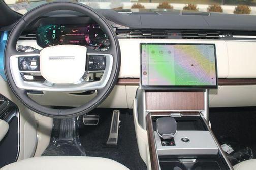 2026 Land Rover Range Rover P400 SE