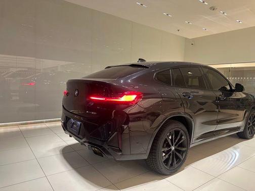 2023 BMW X4 xDrive30i