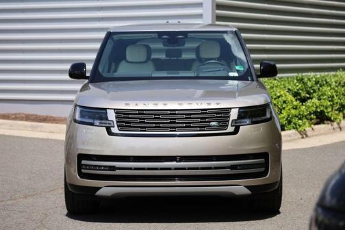 Batumi Gold 2025 Land Rover Range Rover P530 SE SWB