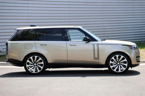Batumi Gold 2025 Land Rover Range Rover P530 SE SWB