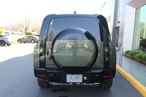 Woolstone Green 2026 Land Rover Defender 130 P400 X-Dynamic SE