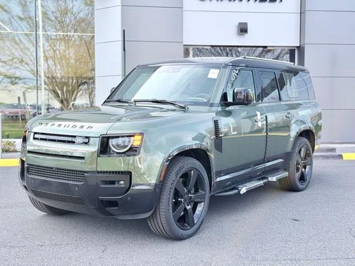 Woolstone Green 2026 Land Rover Defender 130 P400 X-Dynamic SE