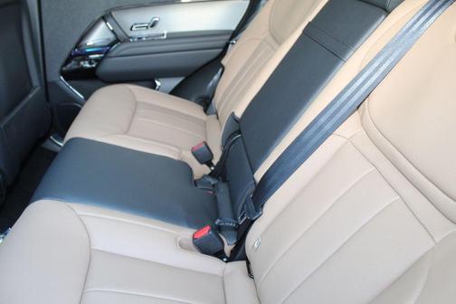 Santorini Black 2026 Land Rover Range Rover Sport P400 Dynamic SE