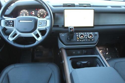 2024 Land Rover Defender 110 P500 SE