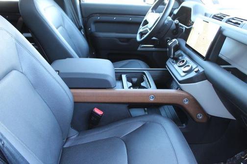 2024 Land Rover Defender 110 P500 SE