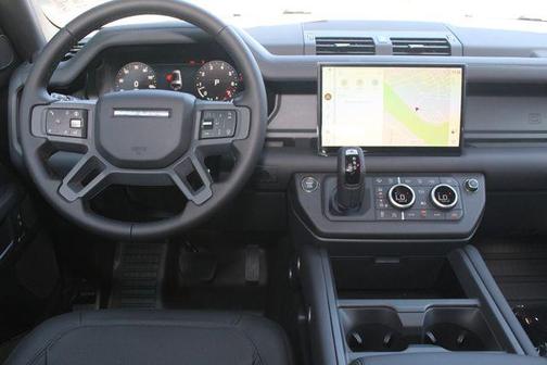 2025 Land Rover Defender 130 P400 S