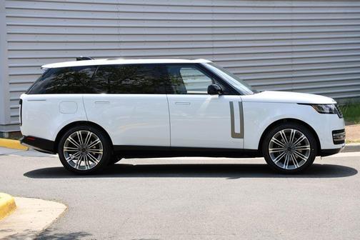 Fuji White 2026 Land Rover Range Rover P400 SE LWB 7 Seat