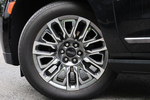 Onyx Black 2024 GMC Yukon Denali Ultimate