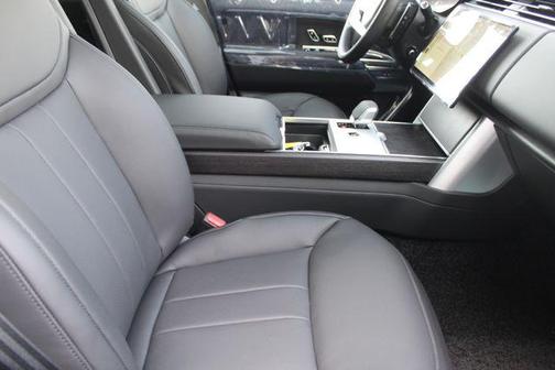 2026 Land Rover Range Rover P400 SE LWB 7 Seat
