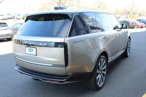 2025 Land Rover Range Rover P530 SE 7 Seat
