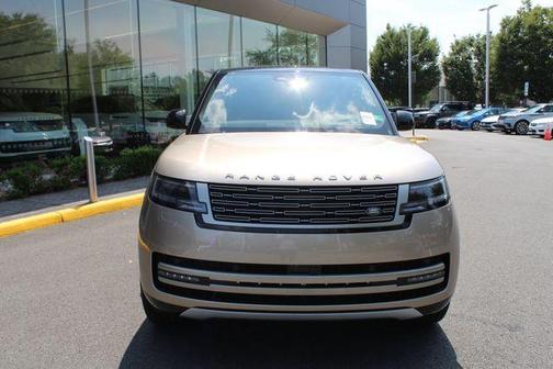 2025 Land Rover Range Rover P400 SE