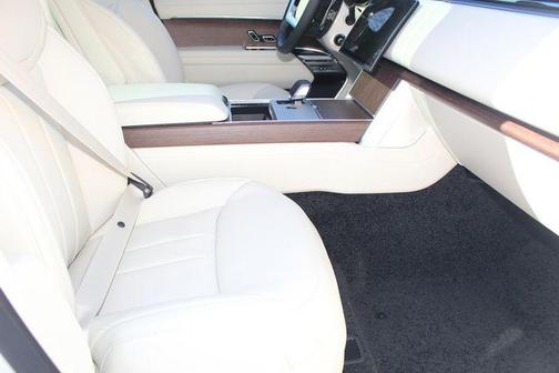 2025 Land Rover Range Rover P530 SE
