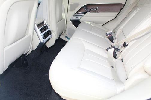 2025 Land Rover Range Rover P530 SE