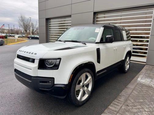 2026 Land Rover Defender 130 P400 X-Dynamic SE