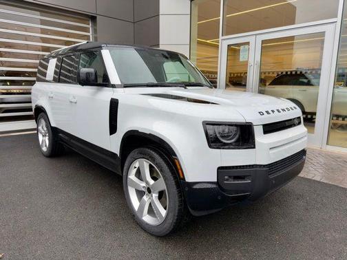 2026 Land Rover Defender 130 P400 X-Dynamic SE