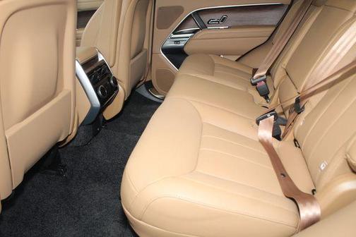 2025 Land Rover Range Rover P550e SE