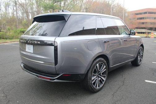 2025 Land Rover Range Rover P550e SE