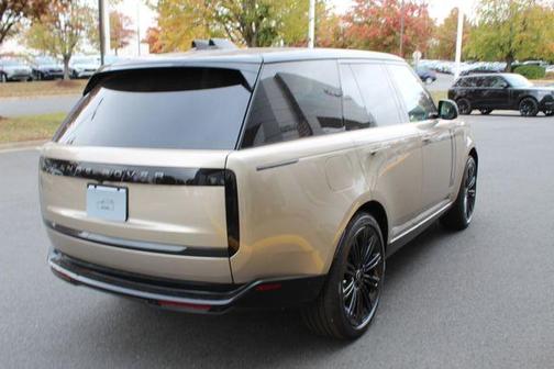 2025 Land Rover Range Rover P530 SE