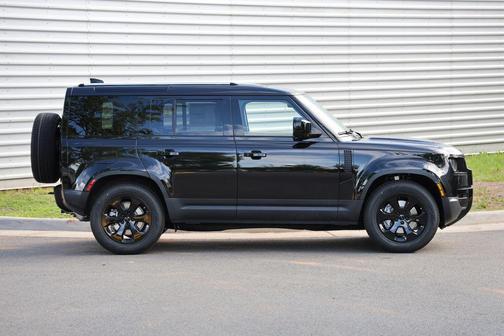Santorini Black Metallic 2026 Land Rover Defender P300 S
