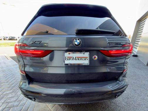 Arctic Gray Metallic 2021 BMW X7 xDrive40i
