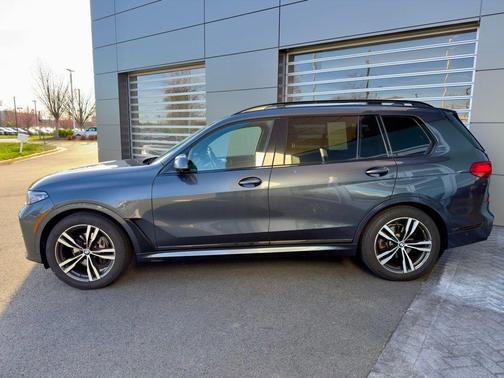 Arctic Gray Metallic 2021 BMW X7 xDrive40i