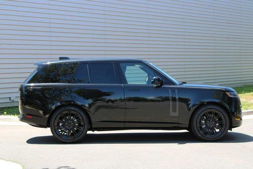 Santorini Black 2026 Land Rover Range Rover P400 SE SWB