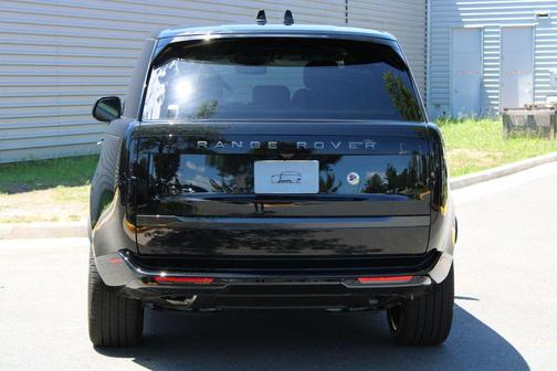 Santorini Black 2026 Land Rover Range Rover P400 SE SWB