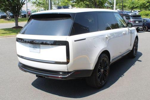 2025 Land Rover Range Rover P530 SE 7 Seat