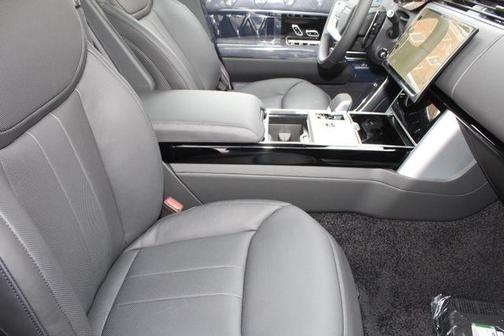 2026 Land Rover Range Rover P400 SE LWB 7 Seat