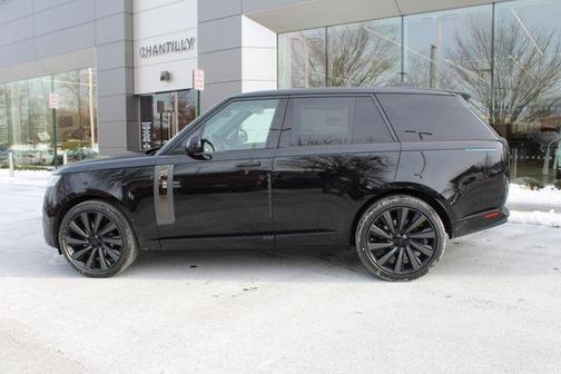 2026 Land Rover Range Rover P615 SV SWB