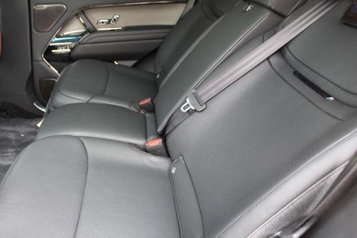 2026 Land Rover Range Rover P615 SV SWB