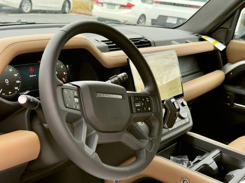 2026 Land Rover Defender 110 P400 X-Dynamic SE