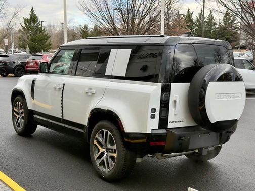 2026 Land Rover Defender 110 P400 X-Dynamic SE