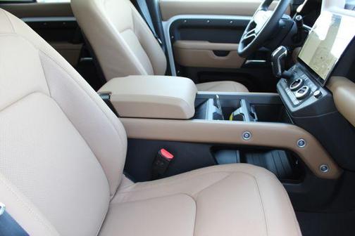 2026 Land Rover Defender 110 P400 X-Dynamic SE