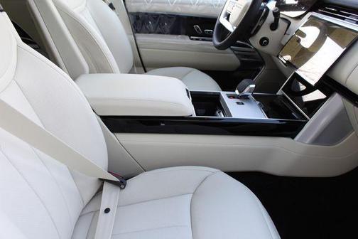 2026 Land Rover Range Rover P400 SE LWB 7 Seat