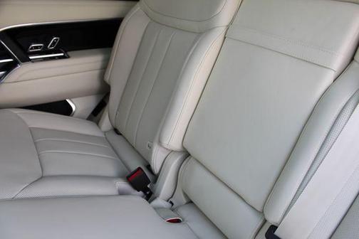 2026 Land Rover Range Rover P400 SE LWB 7 Seat
