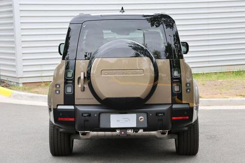 Gondwana Stone 2026 Land Rover Defender 130 P400 X-Dynamic SE