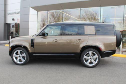 2026 Land Rover Defender 130 P400 X-Dynamic SE