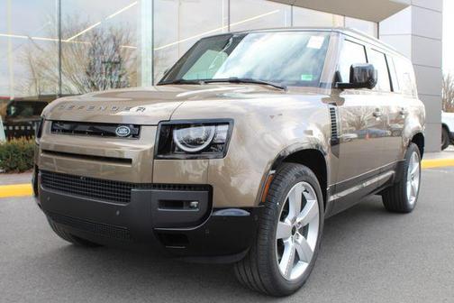 2026 Land Rover Defender 130 P400 X-Dynamic SE