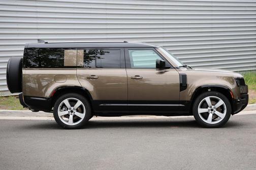 Gondwana Stone 2026 Land Rover Defender 130 P400 X-Dynamic SE
